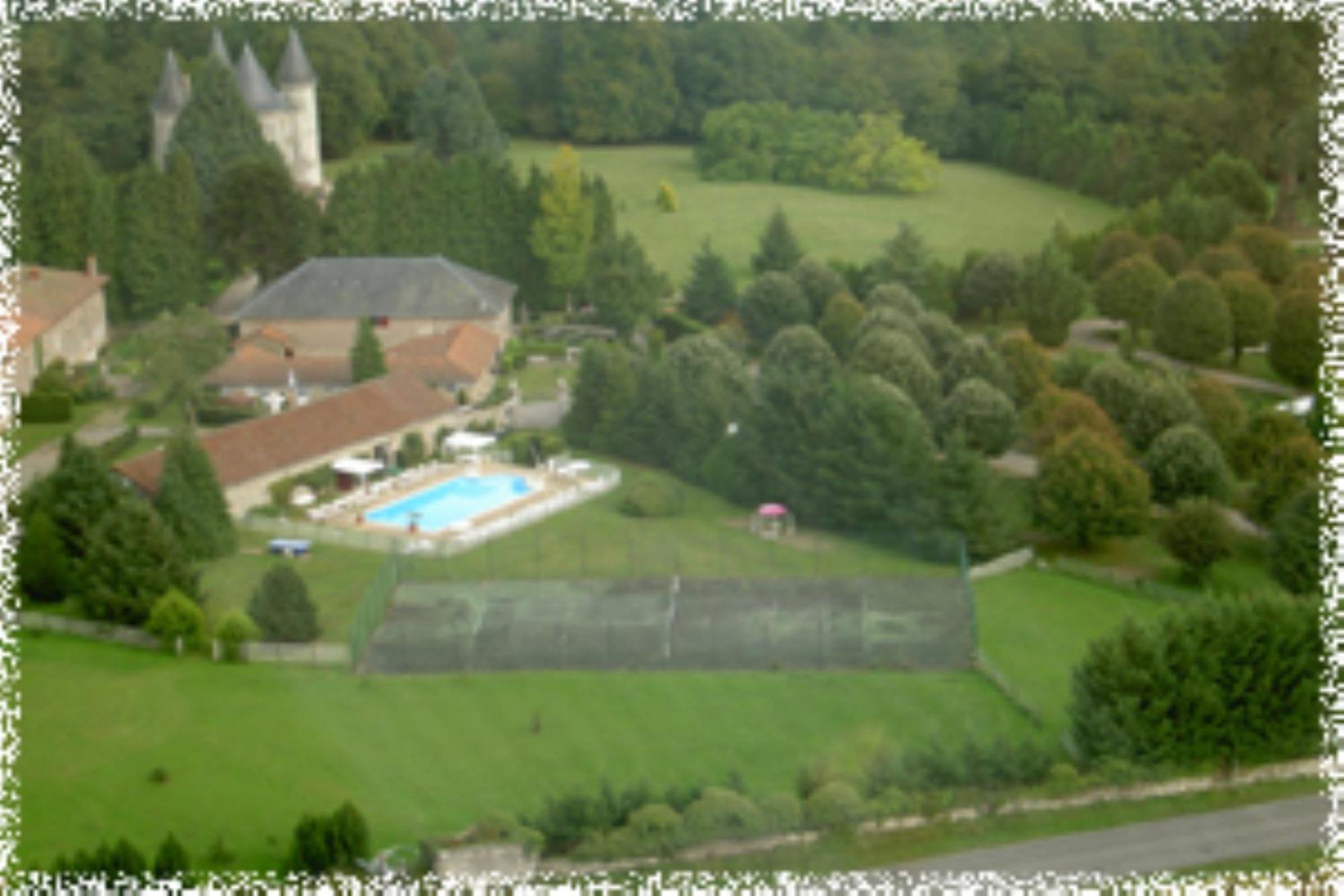 Hotellerie De Plein Air Camping Leychoisier Bonnac-la-Côte Exterior foto