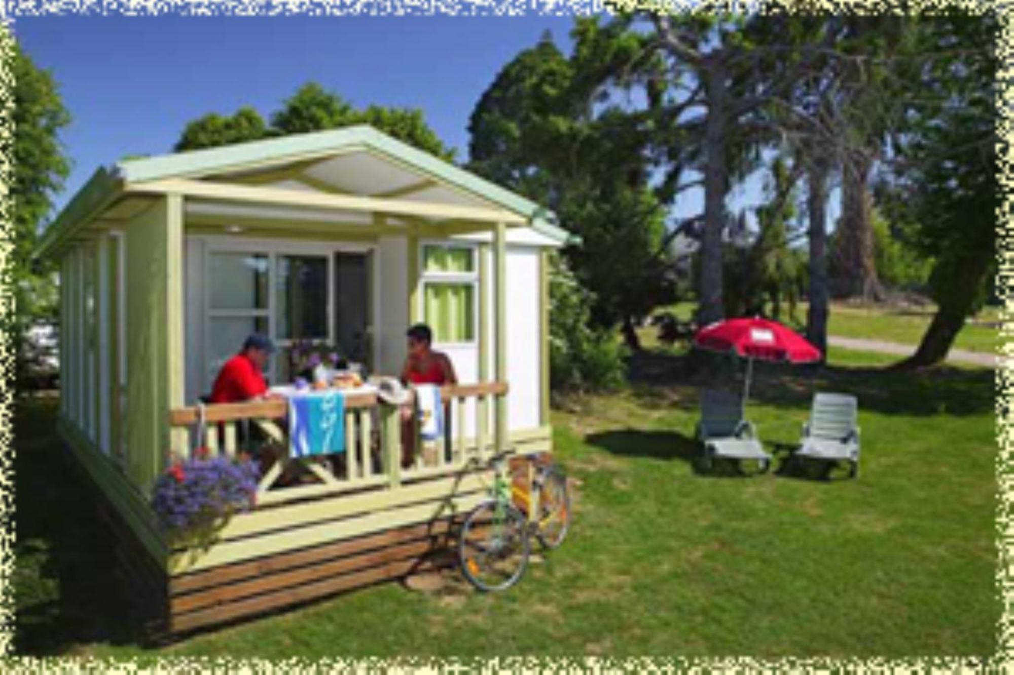 Hotellerie De Plein Air Camping Leychoisier Bonnac-la-Côte Exterior foto