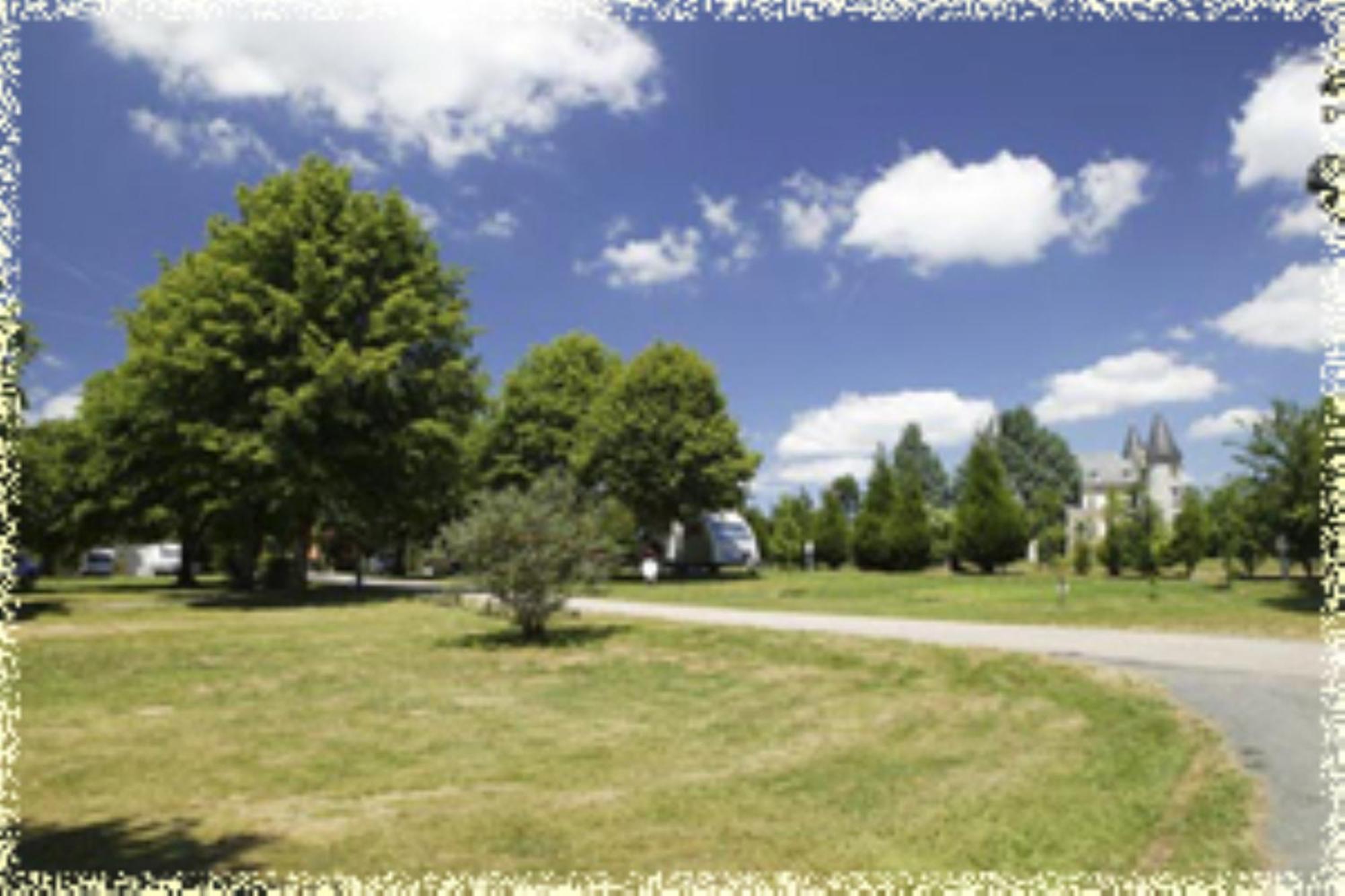 Hotellerie De Plein Air Camping Leychoisier Bonnac-la-Côte Exterior foto