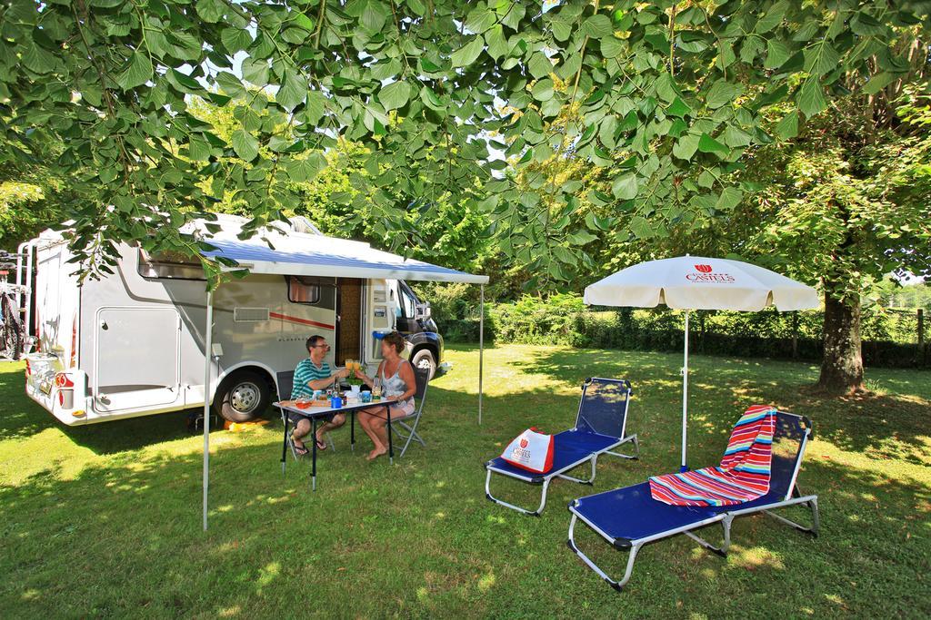 Hotellerie De Plein Air Camping Leychoisier Bonnac-la-Côte Exterior foto